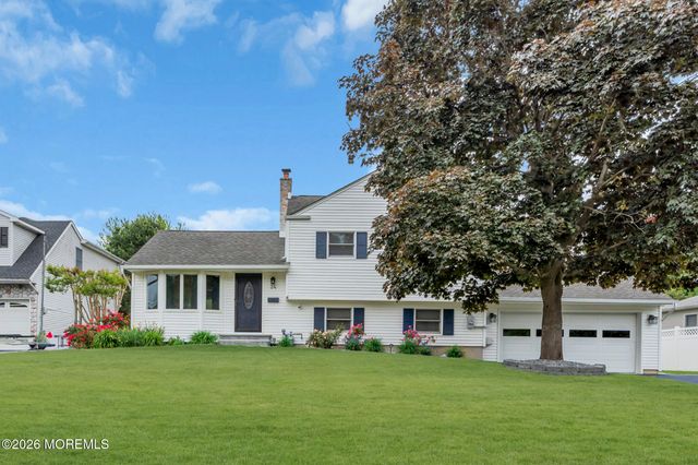 34 Millbrook Drive, Middletown, NJ 07748