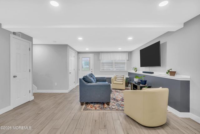 34 Millbrook Drive, Middletown, NJ 07748
