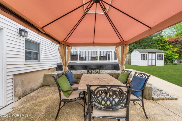 34 Millbrook Drive, Middletown, NJ 07748