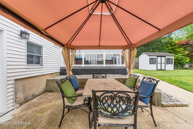 34 Millbrook Drive, Middletown, NJ 07748