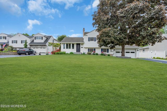 34 Millbrook Drive, Middletown, NJ 07748