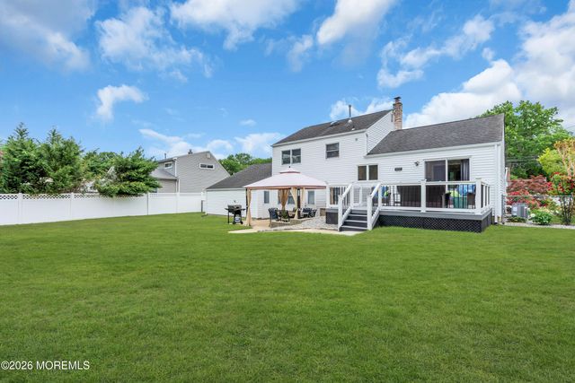 34 Millbrook Drive, Middletown, NJ 07748