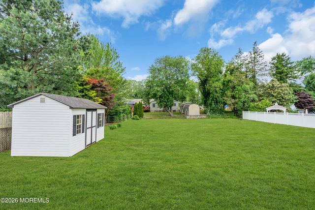 34 Millbrook Drive, Middletown, NJ 07748