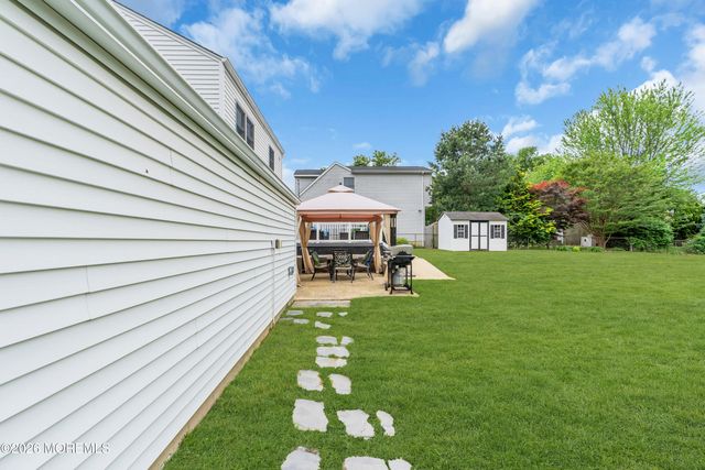 34 Millbrook Drive, Middletown, NJ 07748