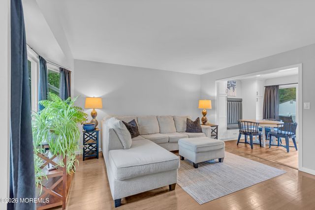 34 Millbrook Drive, Middletown, NJ 07748