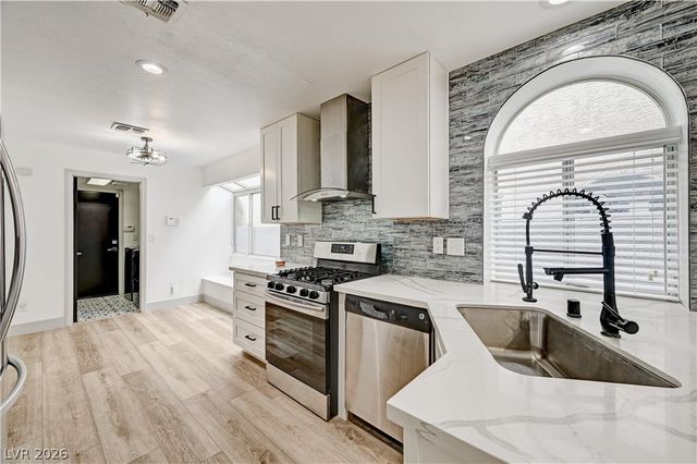 9733 Fern Canyon Avenue, Las Vegas, NV 89117