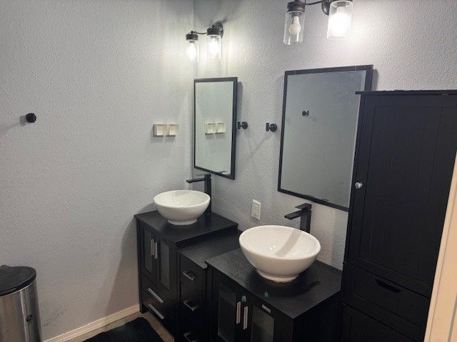 1745 Viney Grove Road, Prairie Grove, AR 72753