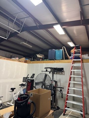 1745 Viney Grove Road, Prairie Grove, AR 72753