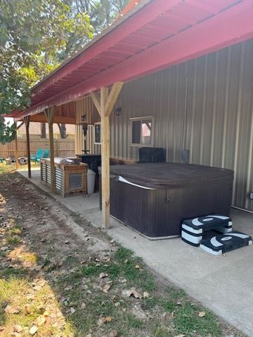 1745 Viney Grove Road, Prairie Grove, AR 72753