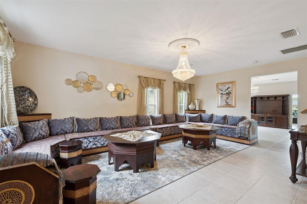 Image 6 of property listing at 12202 ACCIPITER DRIVE, Orlando, FL 32837