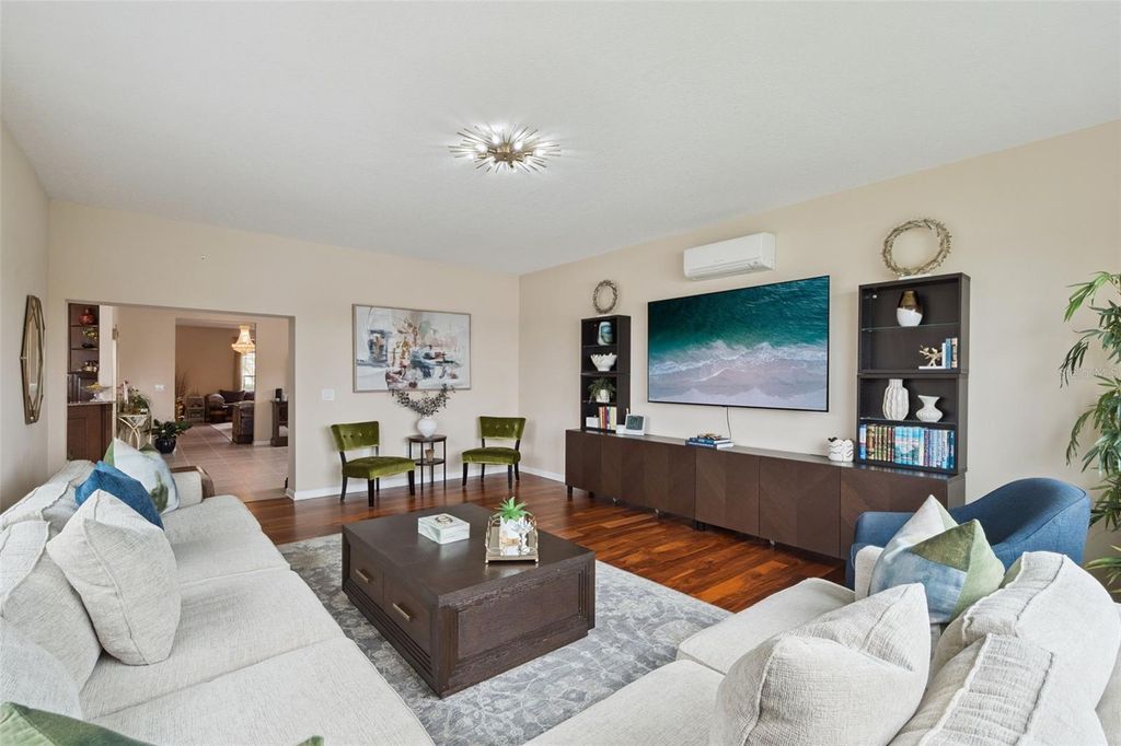 Image 9 of property listing at 12202 ACCIPITER DRIVE, Orlando, FL 32837