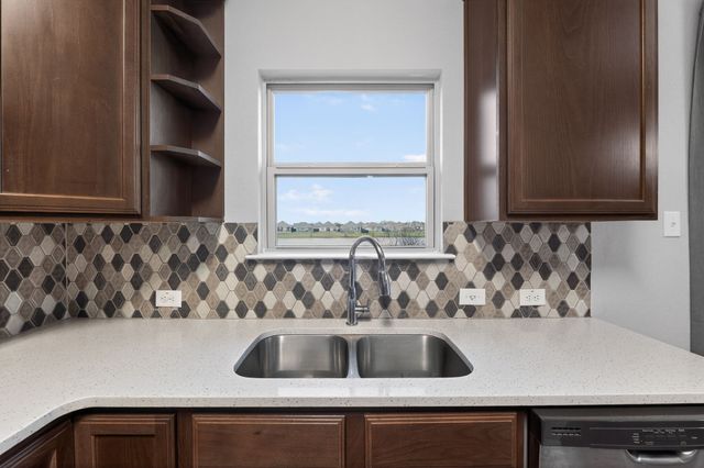 905 Mccandles Road, Waco, TX 76705