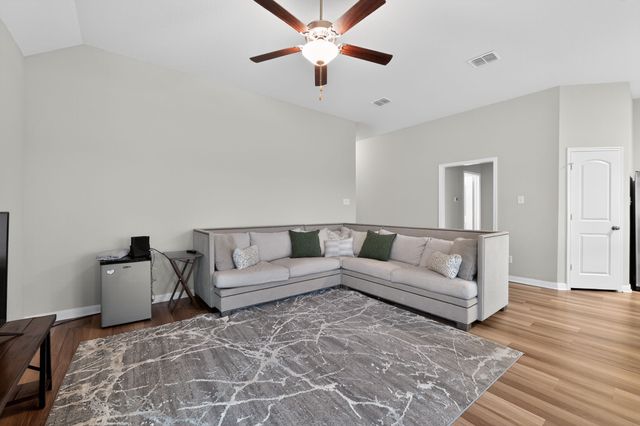 905 Mccandles Road, Waco, TX 76705