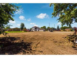 545 S 3RD St, Harrisburg, OR 97446