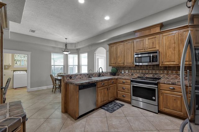 107 Ebner Lake Front Drive, Montgomery, TX 77316