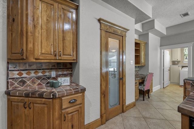 107 Ebner Lake Front Drive, Montgomery, TX 77316