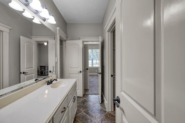 107 Ebner Lake Front Drive, Montgomery, TX 77316