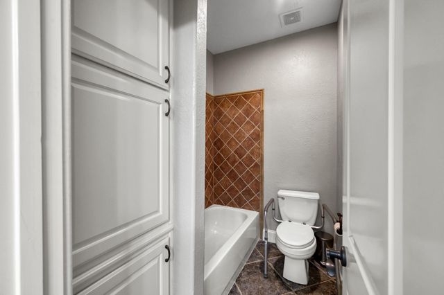 107 Ebner Lake Front Drive, Montgomery, TX 77316