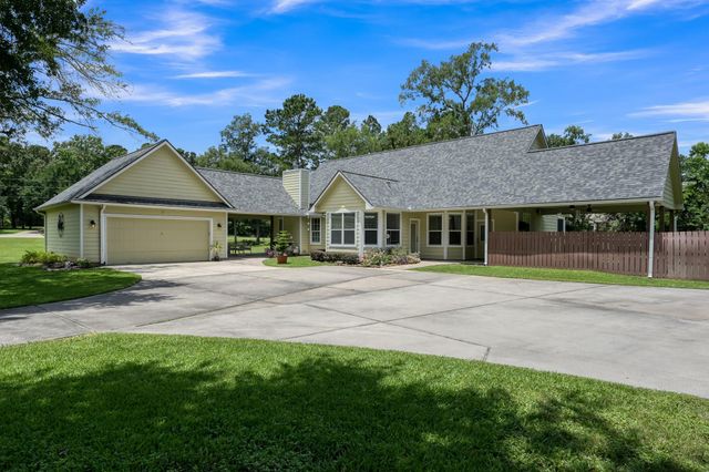 107 Ebner Lake Front Drive, Montgomery, TX 77316