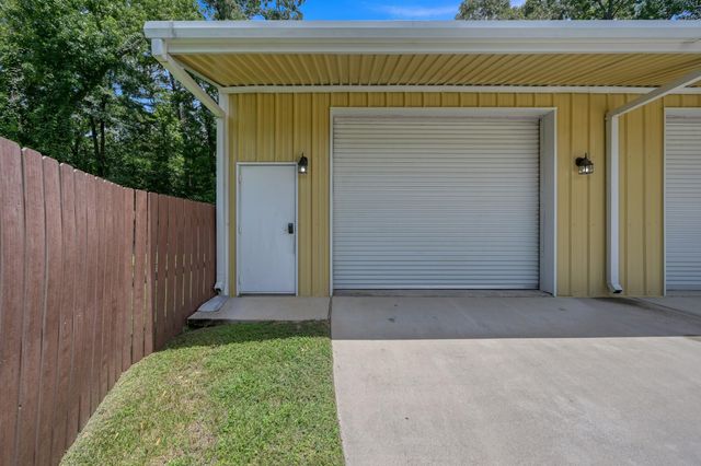 107 Ebner Lake Front Drive, Montgomery, TX 77316