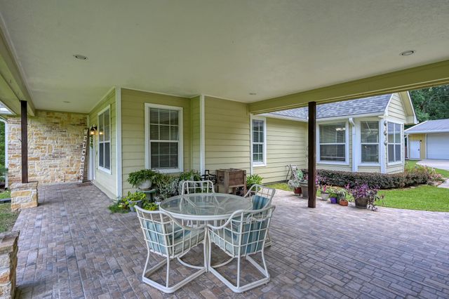 107 Ebner Lake Front Drive, Montgomery, TX 77316