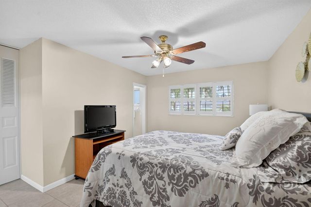 2787 Dudley Dr Apt D, West Palm Beach, FL 33415