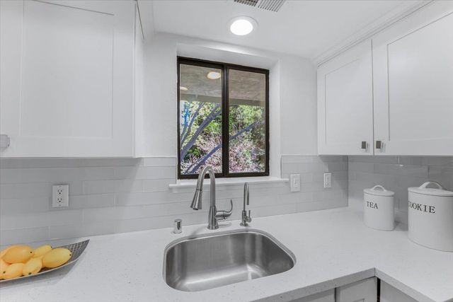 714 San Conrado Terrace 5, Sunnyvale, CA 94085