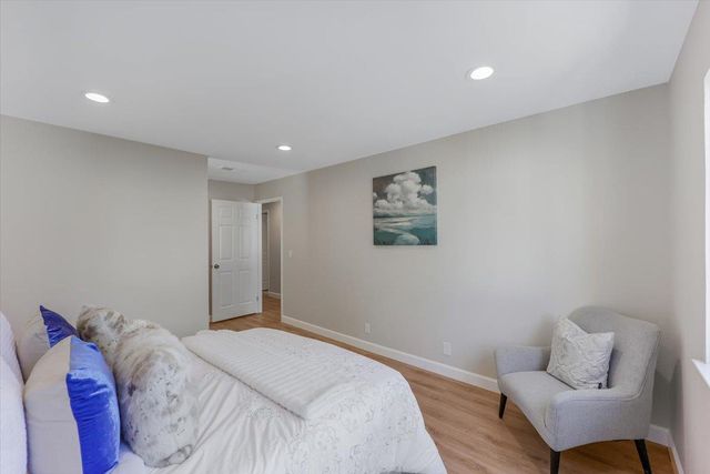 714 San Conrado Terrace 5, Sunnyvale, CA 94085