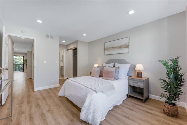 714 San Conrado Terrace 5, Sunnyvale, CA 94085