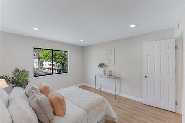714 San Conrado Terrace 5, Sunnyvale, CA 94085
