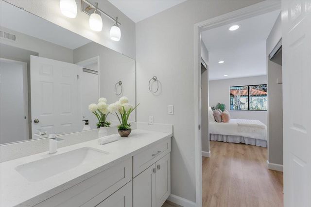 714 San Conrado Terrace 5, Sunnyvale, CA 94085