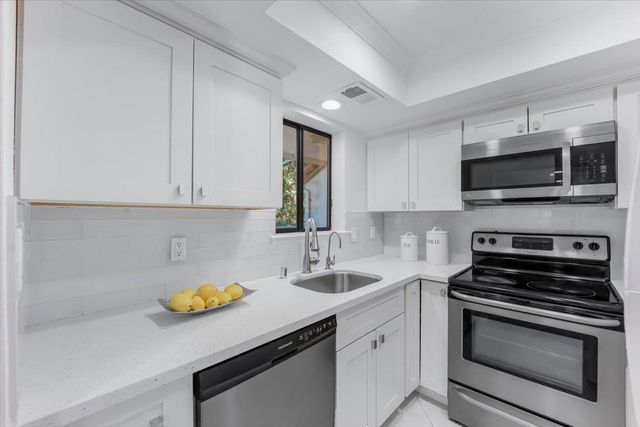 714 San Conrado Terrace 5, Sunnyvale, CA 94085