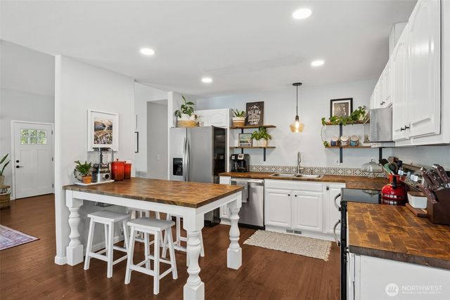 12301 401st Street E, Eatonville, WA 98328