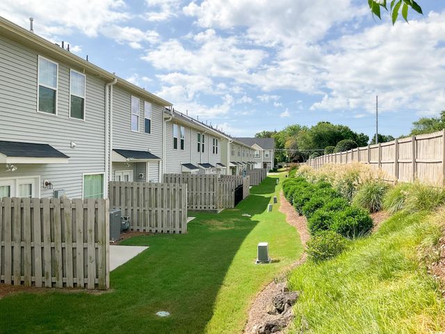 200 Button Willow St, Taylors, SC 29687