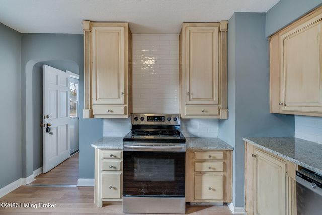 517 Harris Pl, Louisville, KY 40222