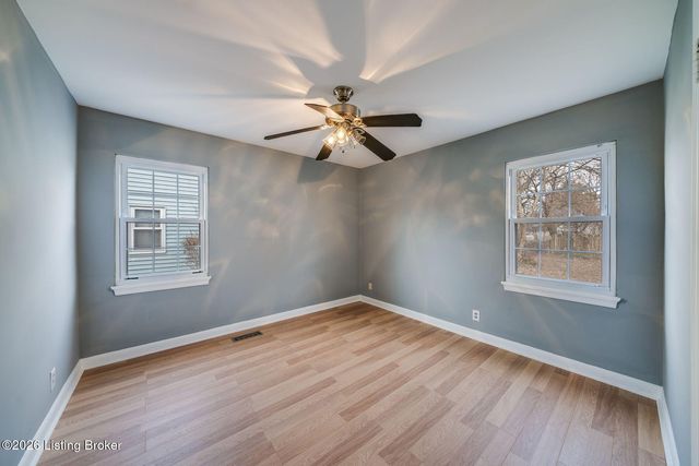 517 Harris Pl, Louisville, KY 40222