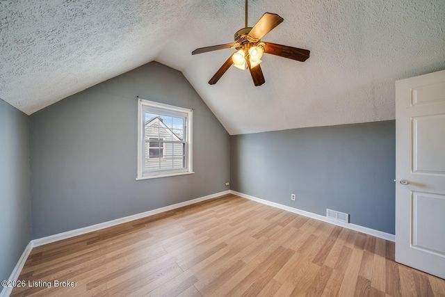 517 Harris Pl, Louisville, KY 40222