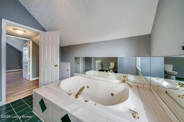 517 Harris Pl, Louisville, KY 40222