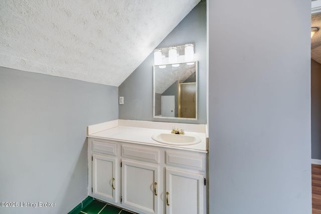 517 Harris Pl, Louisville, KY 40222