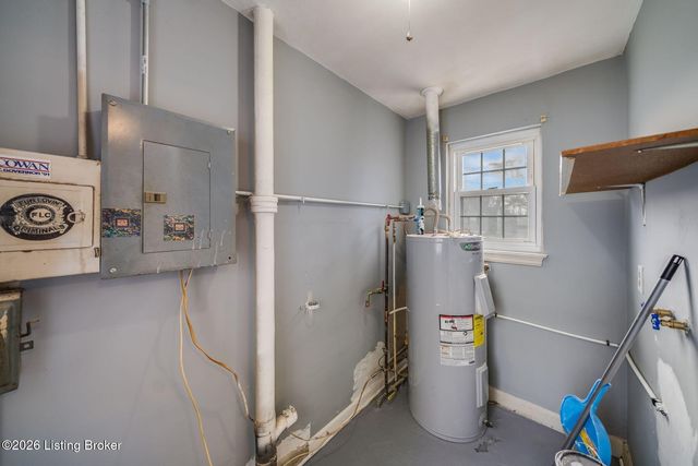 517 Harris Pl, Louisville, KY 40222