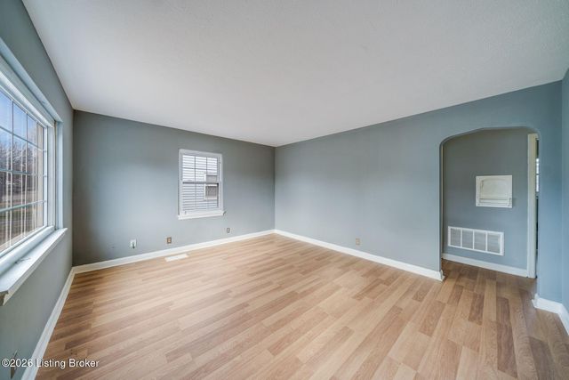 517 Harris Pl, Louisville, KY 40222