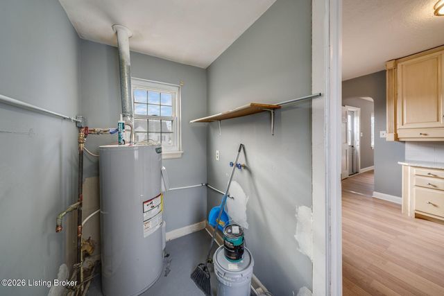 517 Harris Pl, Louisville, KY 40222