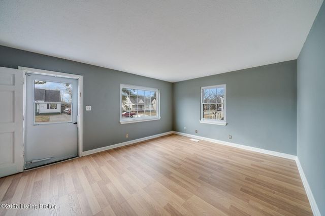 517 Harris Pl, Louisville, KY 40222