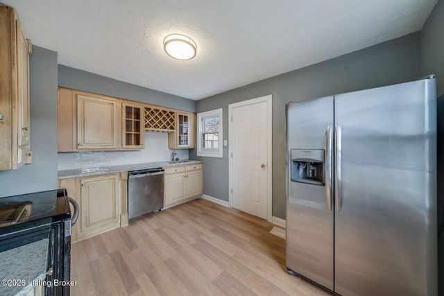 517 Harris Pl, Louisville, KY 40222