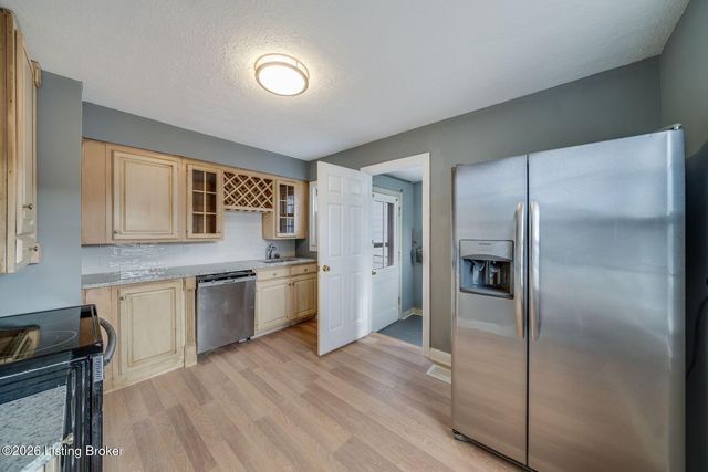 517 Harris Pl, Louisville, KY 40222