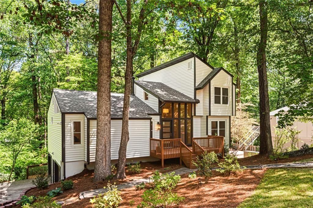 Image 2 of property listing at 3465 Shawnee Trail SE, Smyrna, GA 30080