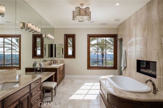 31902 Apuesto Way, Laguna Hills, CA 92679