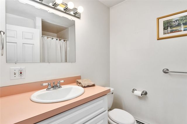 110 Houston Avenue, Narragansett, RI 02882