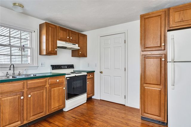 110 Houston Avenue, Narragansett, RI 02882