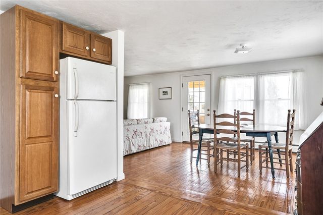 110 Houston Avenue, Narragansett, RI 02882